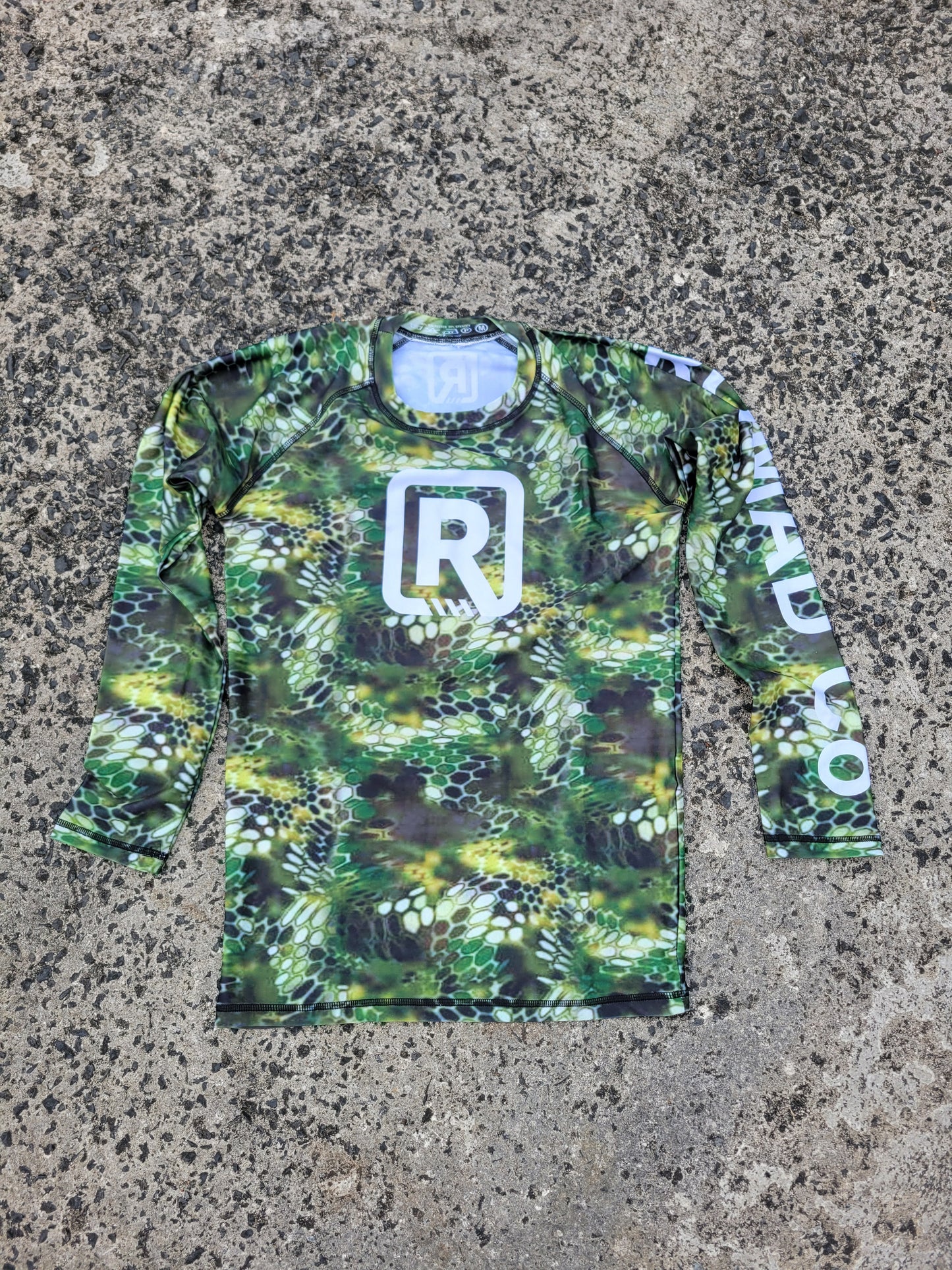 Camo rashguard (L/S)