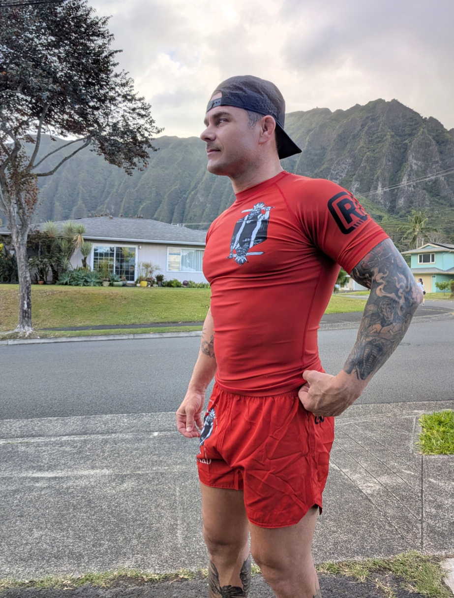 NO KINGS rashguard (blood red)